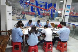 廣州鈑金成形加工廠【恒宇泰金屬】每天下午5點(diǎn)進(jìn)行生產(chǎn)統(tǒng)籌會議