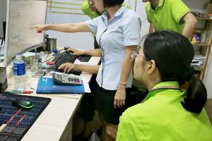 鈑金加工廠找哪家？技術(shù)型業(yè)務(wù)專員幫助客戶解決問題【恒宇泰金屬】