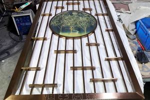 不銹鋼加工防滑板的清理方法