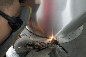 焊接加工 介紹鈑金機柜生產(chǎn)的焊接工藝的5個注意點