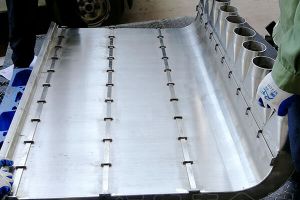 304不銹鋼板進行折彎加工的特點有哪些