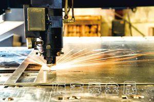 如何確保金屬激光切割機的切割精度達(dá)到最佳狀態(tài)