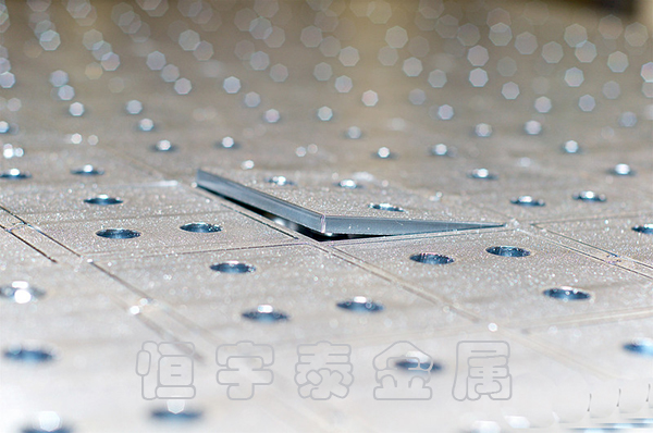 激光切割加工精度是怎么實現(xiàn)和保障的