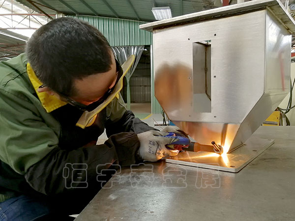 焊接加工工藝中聯(lián)接方法和特點(diǎn)