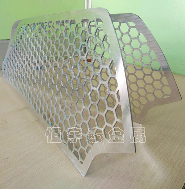 激光切割加工 激光切割機(jī)與傳統(tǒng)激光切割機(jī)的區(qū)別有哪些