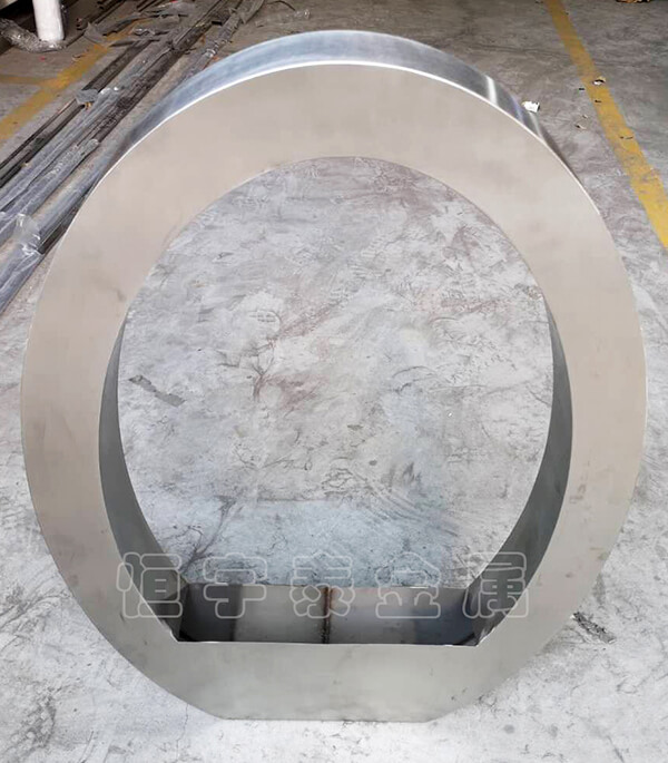 不銹鋼加工 不銹鋼現(xiàn)已成為缺一不可的建筑材料