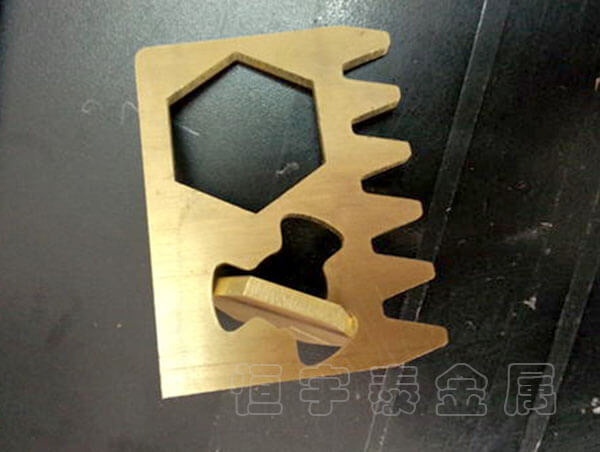 304不銹鋼鋼管激光切割時(shí)要注意什么