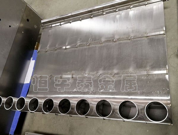 304不銹鋼板進(jìn)行折彎加工的特點有哪些