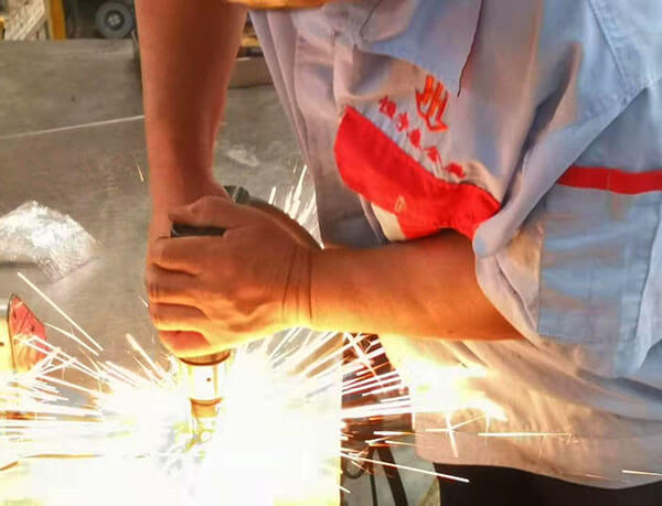 在焊接過程中 使用電極頭時需要注意的事宜