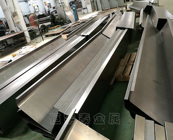 對不銹鋼鈑金件的折彎加工過程進行了解析