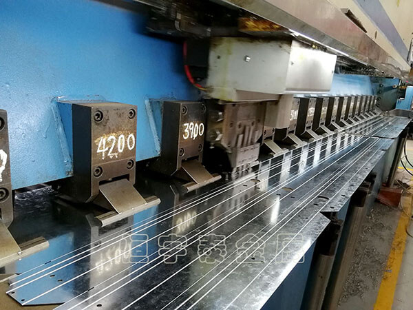 在鈑金加工過程中 CNC加工刀具備哪些特點(diǎn)