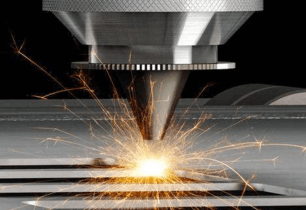 探討如何高效且精確地進(jìn)行激光切割加工以實(shí)現(xiàn)穿孔